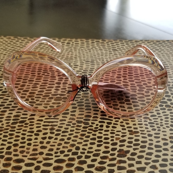 Transparent Color Sunglasses - Picture 6 of 8